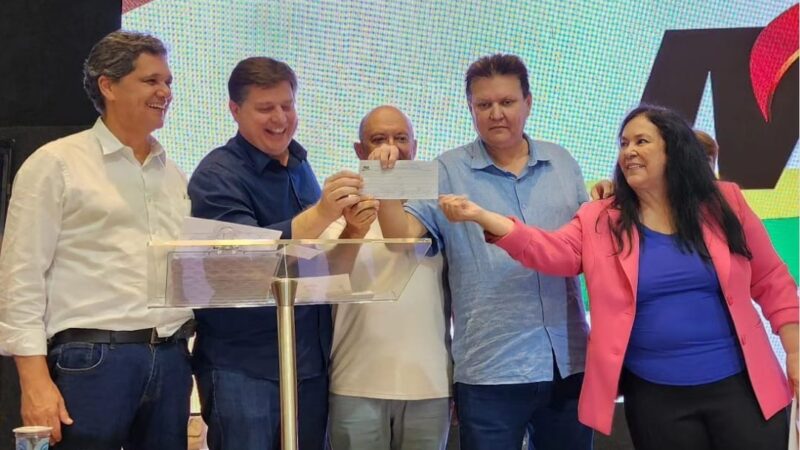 Cariacica Agita-se com a Filiação de Euclerio Sampaio, Ricardo Ferraço e Guerino Balestrasse ao MDB em uma Noite de Celebração
