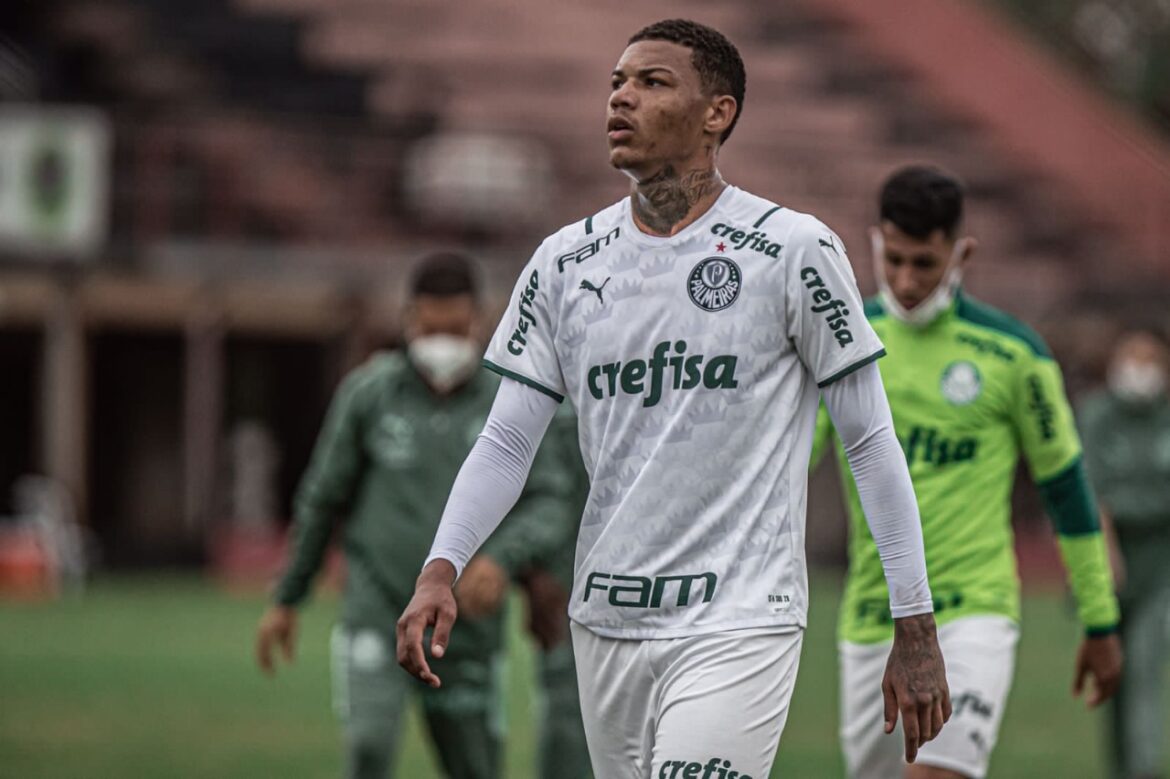Zagueiro Kaylan Henrique, natural de Aracruz (ES), celebra êxito nos Emirados Árabes e almeja retorno ao Brasil