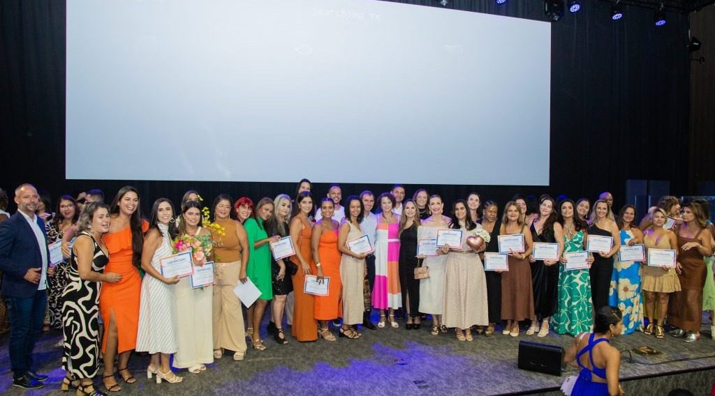Gestores Escolares da Prefeitura de Linhares Recebem Diplomação para Iniciar Suas Funções