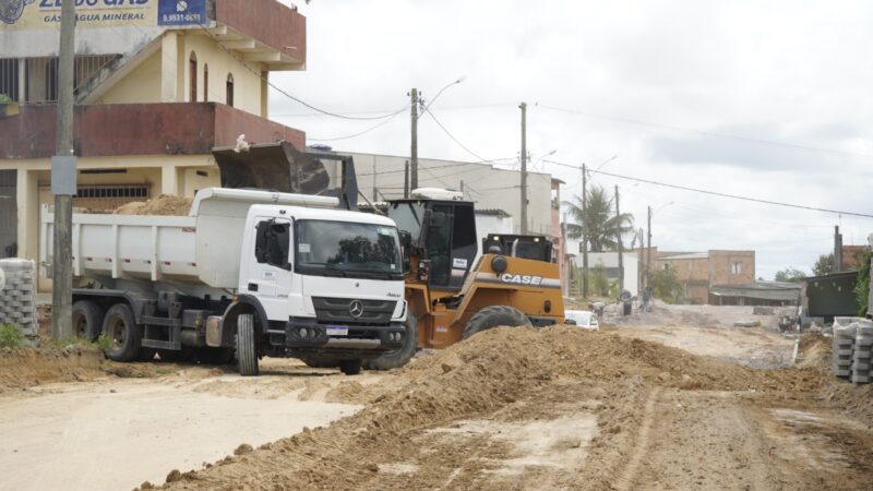 Urbanização do Bairro Ayrton Senna: Fim da Lama e da Poeira com Obras de Calçamento