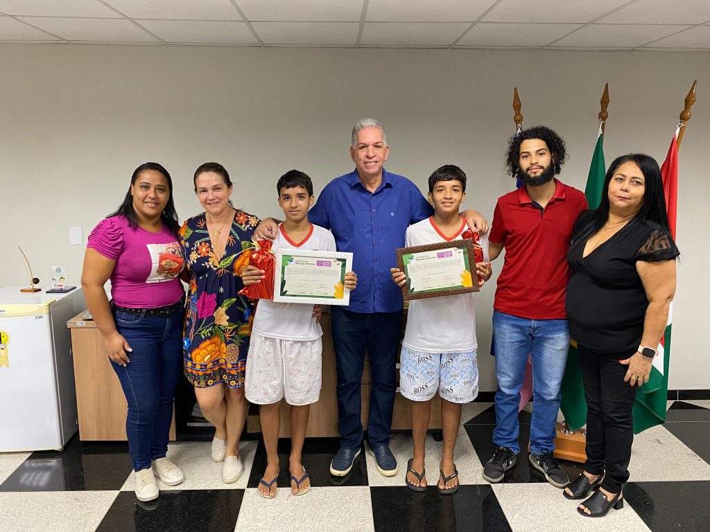 Estudantes da EMEIEF Júlia de Carvalho Fischer Recebem Reconhecimento na 18ª Olimpíada Brasileira de Matemática
