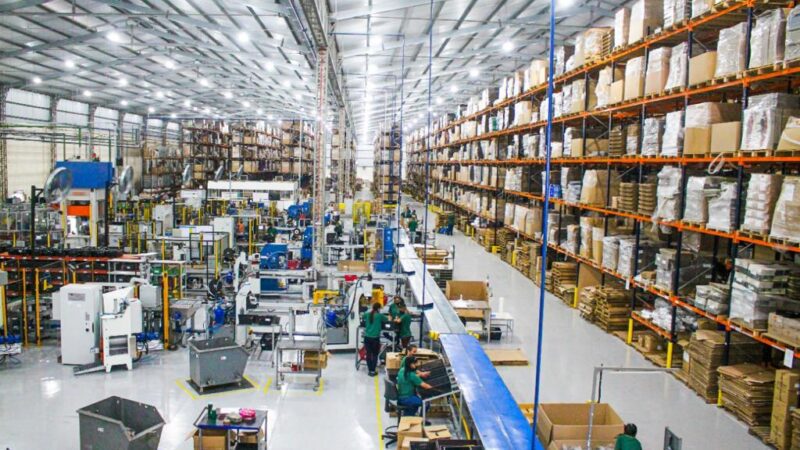 Linhares se Destaca no Ranking Capixaba com Liderança da Indústria na Geração de Empregos em Março
