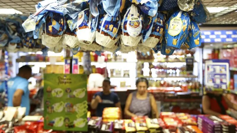 Aumento no preço do chocolate faz ovos de Páscoa ficarem menores, com menos chocolate e mais caros