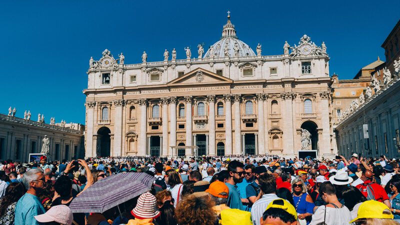 Fumaça branca: conclave decidiu quem será o próximo Papa