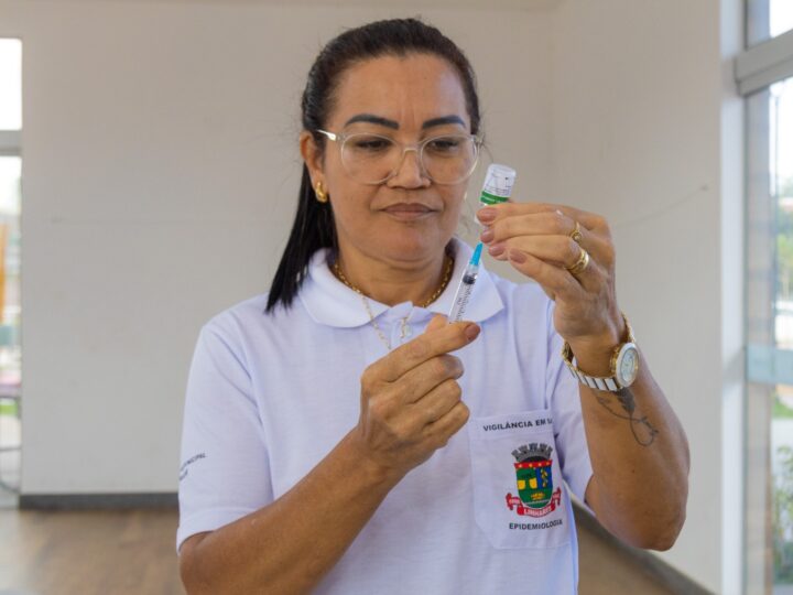 Linhares amplia vacinação contra a dengue para profissionais de saúde, crianças e adolescentes
