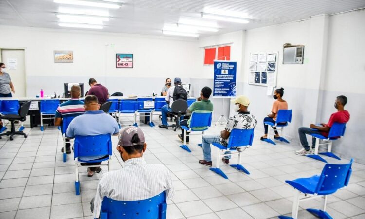 Sine de Linhares inicia a semana com 241 vagas de emprego na véspera de feriado