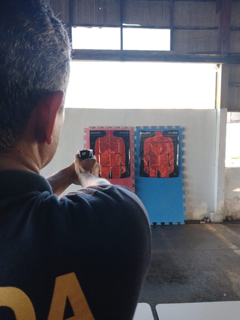 GCM de Linhares promove treinamento especializado em armas não letais para 24 agentes