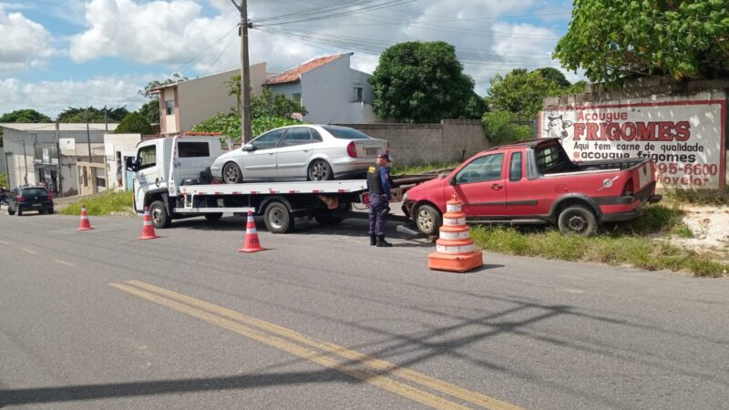 Linhares realiza operação de retirada de veículos abandonados das ruas