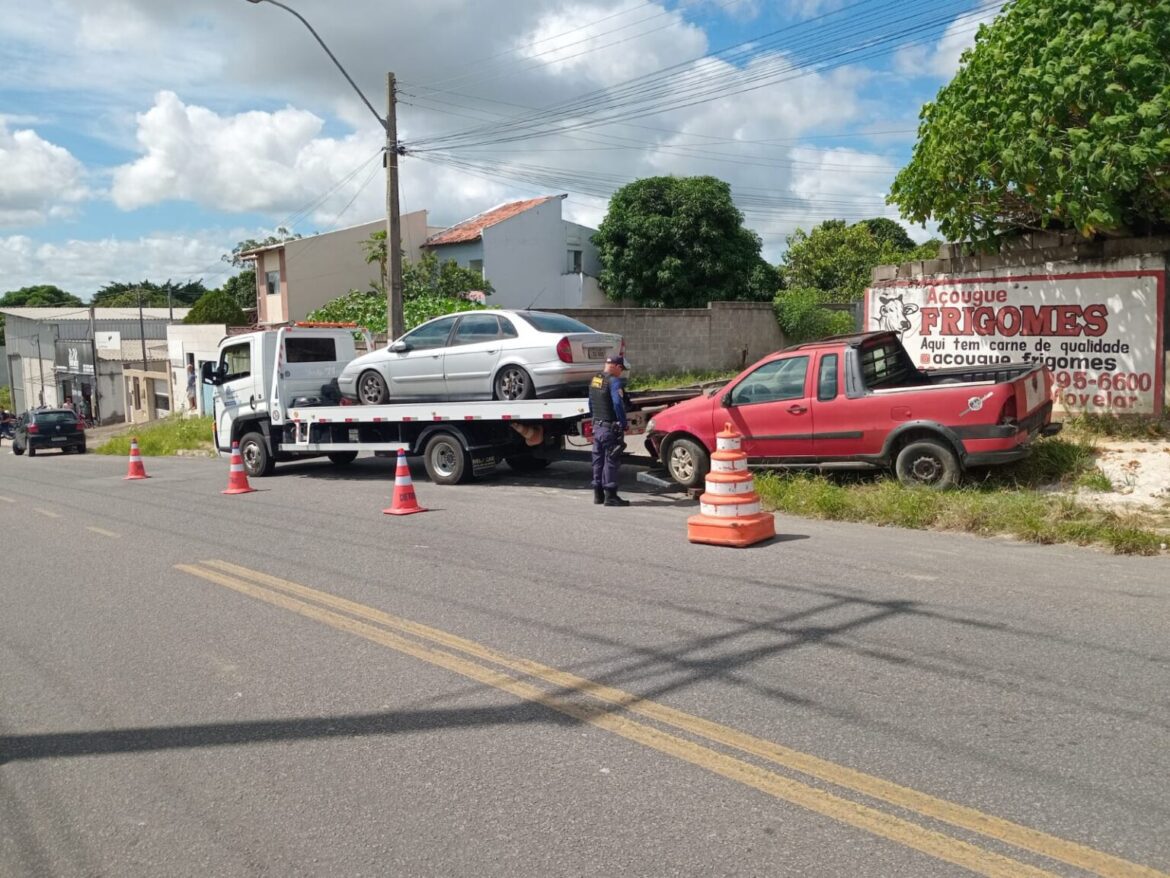 Linhares realiza operação de retirada de veículos abandonados das ruas