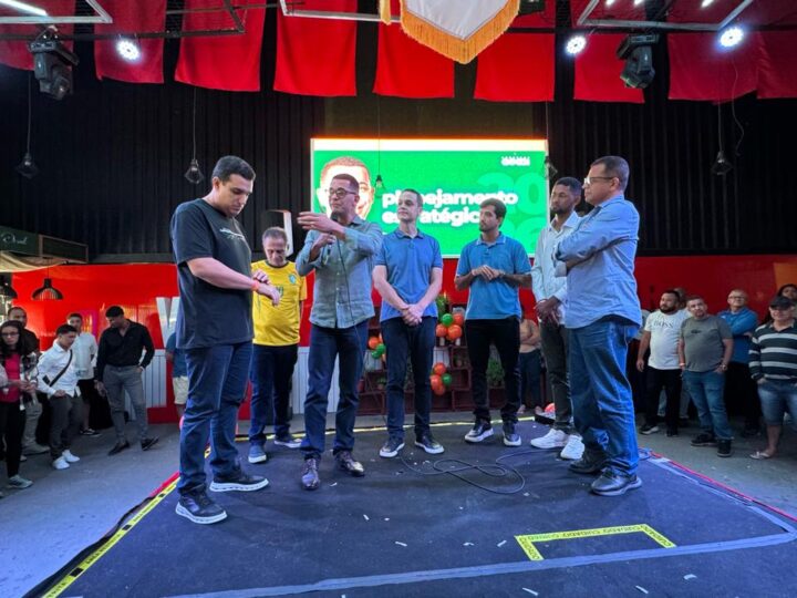 Vitória recebe encontro de planejamento da pré-campanha de Anderson Goggi