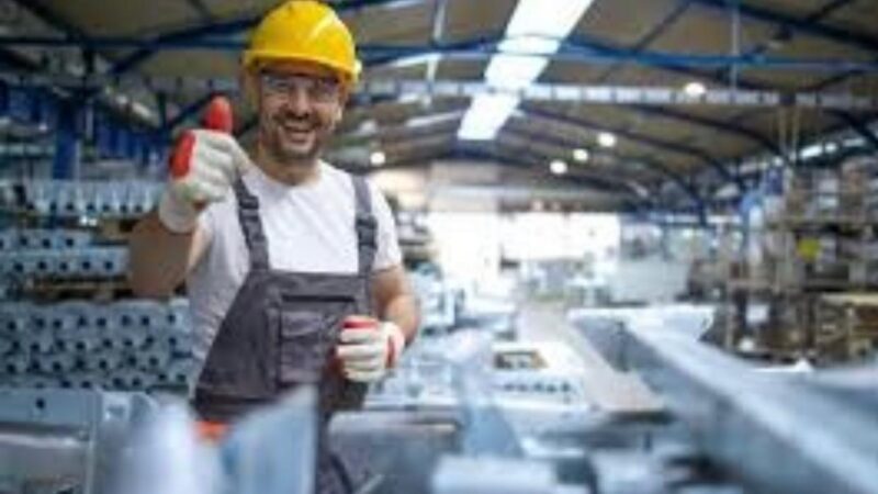Sine de Linhares inicia a semana com 220 oportunidades de emprego