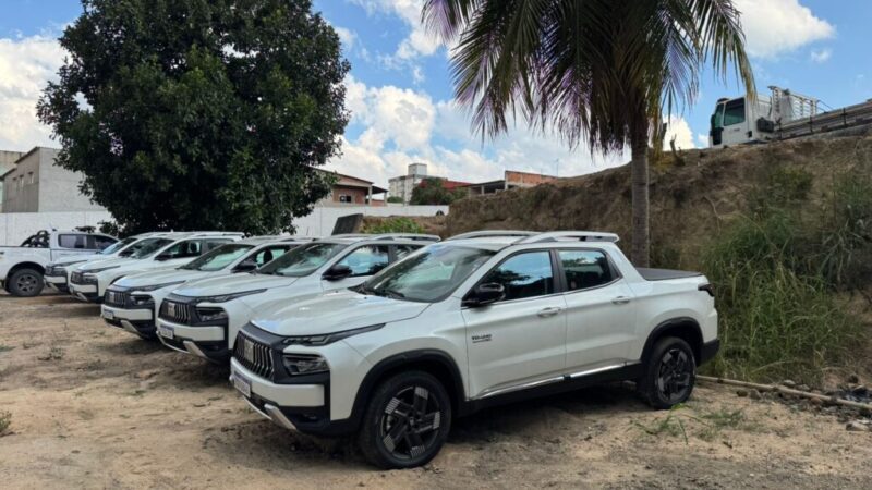 Saúde de Linhares ganha cinco novas caminhonetes para ampliar atendimento à população