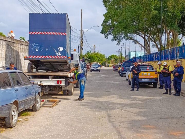 Operação elimina oito carros abandonados e reforça organização urbana em Linhares