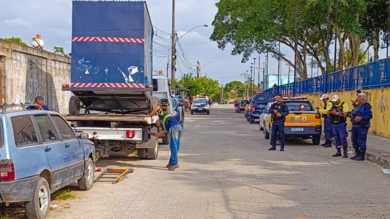 Operação elimina oito carros abandonados e reforça organização urbana em Linhares