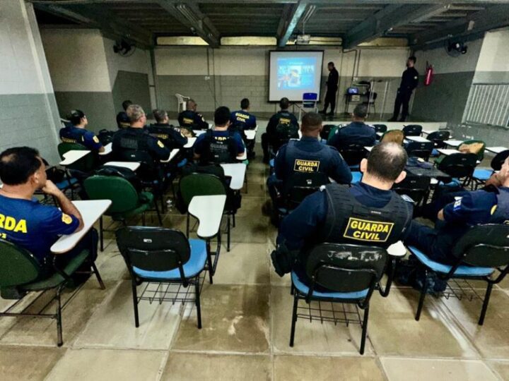 Guarda Civil de Linhares recebe treinamento para atuação em ocorrências nas escolas