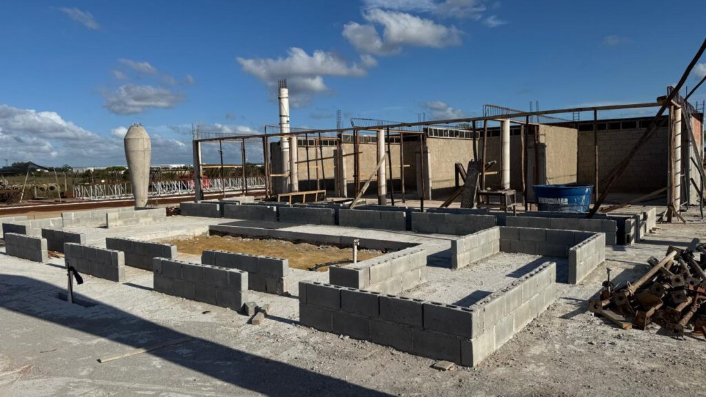 Obras da nova Rodoviária de Linhares avançam com construção de quiosques e novo acesso