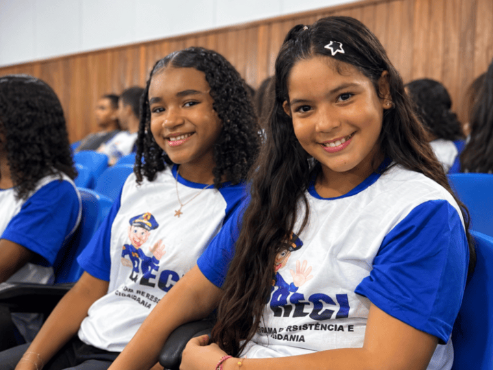Linhares forma 250 alunos da rede municipal pelo programa PRECI
