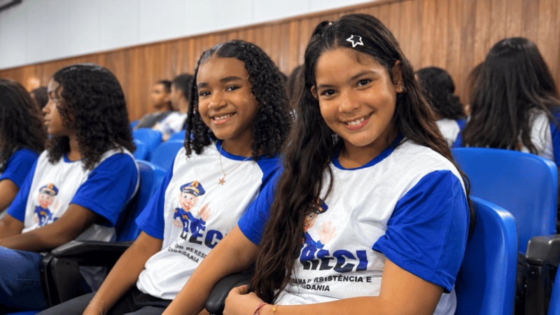 Linhares forma 250 alunos da rede municipal pelo programa PRECI