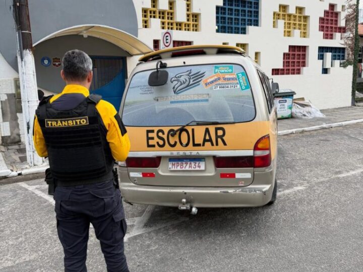 Fiscalização do DETRO identifica estacionamento irregular em áreas escolares de Linhares