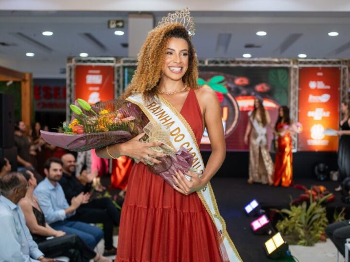 Ester Rocha é eleita Rainha do Cacau 2026 e faz história como primeira mulher negra a conquistar o título