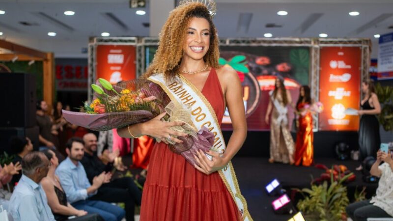 Ester Rocha é eleita Rainha do Cacau 2026 e faz história como primeira mulher negra a conquistar o título