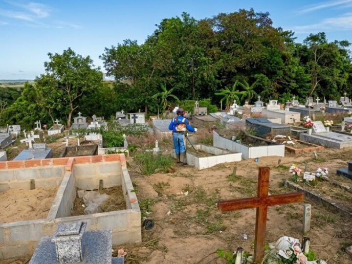 Cemitérios de Linhares recebem melhorias para receber visitantes no Dia de Finados