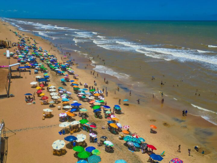 Boletim de balneabilidade aponta condições favoráveis para banho em todas as praias de Linhares