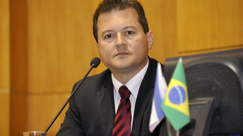 Ex-prefeito Gildevan Fernandes cogita voltar a disputar eleições em Pinheiros