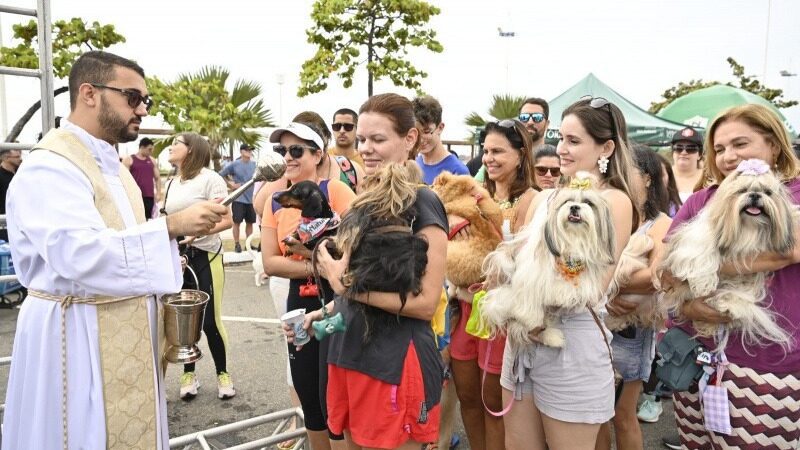 Evento “Cãominhada” une pets, tutores e amigos em Camburi