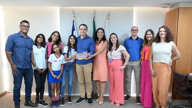 Reconhecimento Meritório: Medalhista de Ouro em Olimpíada de Química Recebe Homenagem