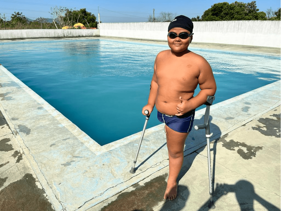 Ele passou pela maior prova de sua vida e saiu vitorioso. Por isso, enfrentar qualquer disputa nas piscinas é uma missão bem fácil, vencendo um campeonato atrás do outro