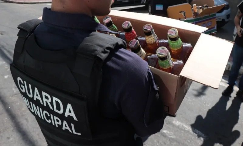 Operação Conjunta Desmantela Esquema de Venda Ilegal de Bebidas e Cigarros em Viana