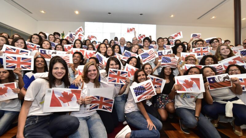 Alunos Capixabas Levam Calor Humano ao Frio Canadense em Programa de Intercâmbio da Sedu