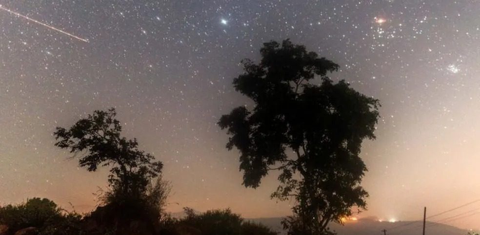 Chuva de Meteoros Ilumina o Céu Brasileiro: Geminídas Brilham a 260 mil km/h