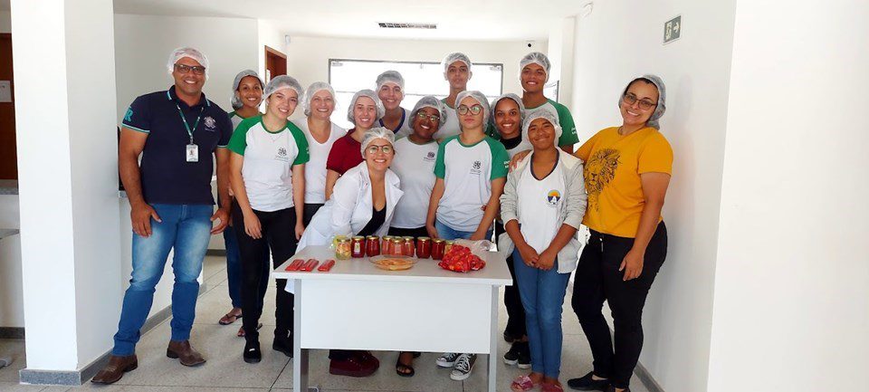 Incaper promove capacitação de alunos de curso técnico em Agropecuária de Conceição do Castelo