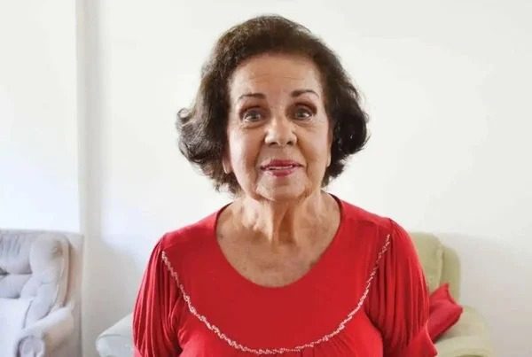 Falece aos 92 Anos a Muralista Marian Rabello, Guardiã da História Capixaba”