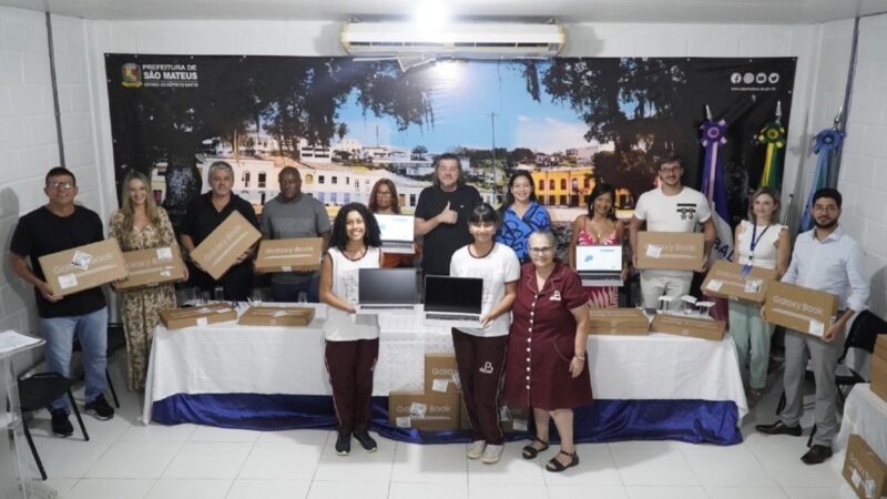 Prefeitura de São Mateus amplia acesso à educação digital com entrega de 170 notebooks para estudantes