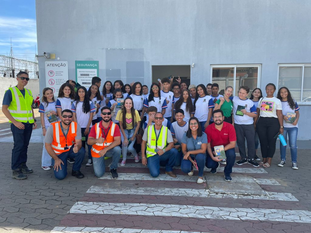 Estudantes da Emef Cid Adalberto dos Reis, localizada no Juparanã, recebem educação sobre consumo consciente e seguro de energia