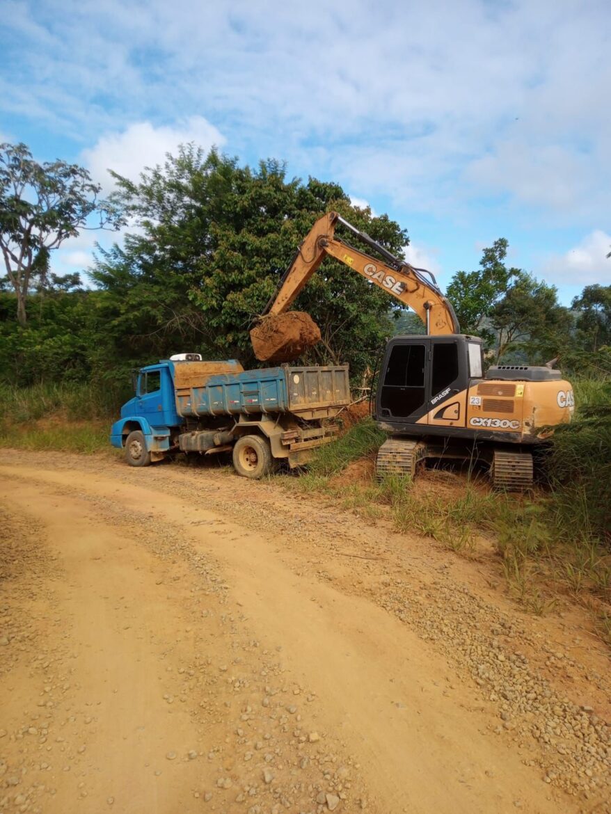 Prefeitura de Colatina realiza obras de recuperação em estradas rurais