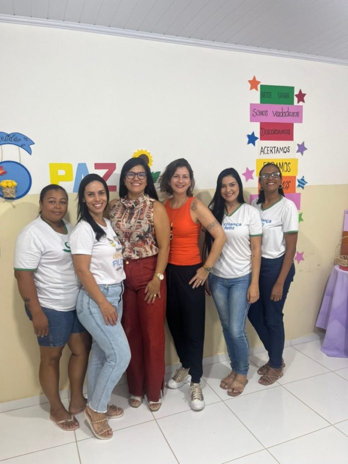 Equipe do Programa Criança Feliz de Nova Venécia recebe treinamento especializado