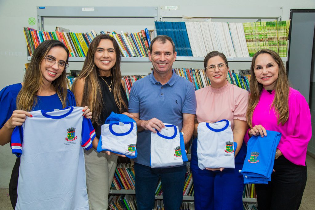 Prefeitura de Linhares Começa Entrega de Uniformes para Alunos das Escolas