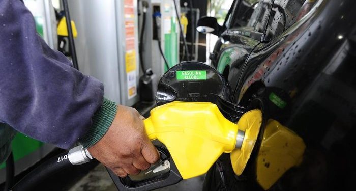 Petrobras anuncia aumento no preço da gasolina e do gás de cozinha