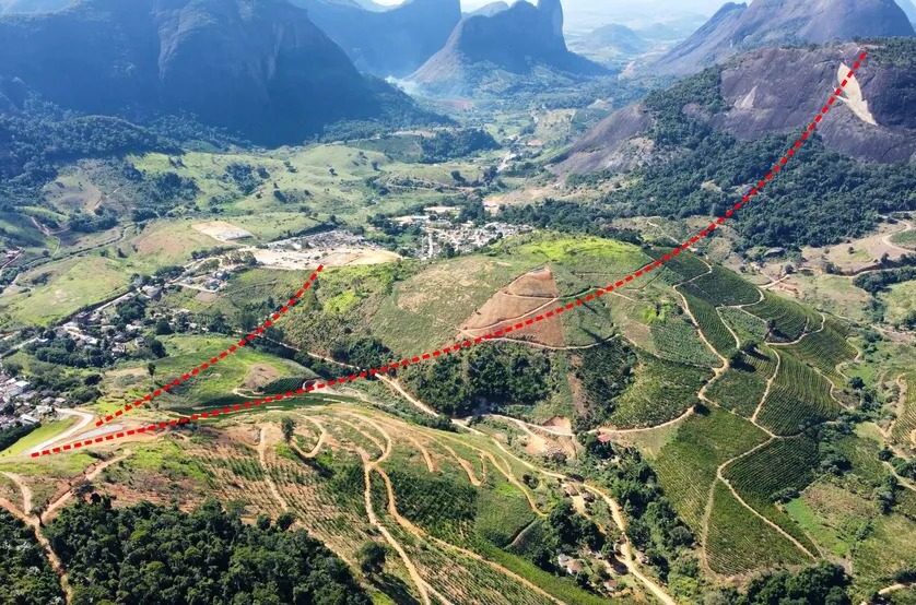 Conheça o maior circuito de tirolesas da América Latina que chega a 400m de altura e até 120 km/h no ES