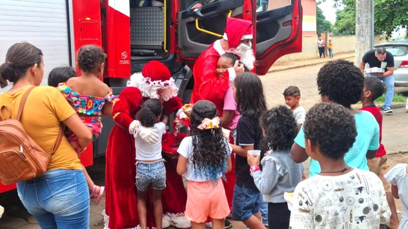 Famílias atendidas pelo CRAS de Nova Venécia se encantam com o Natal entre Amigos