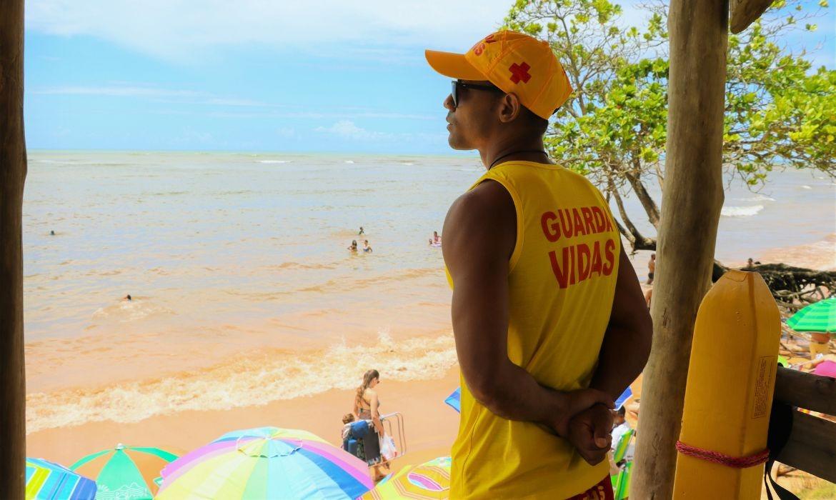 Guarda vidas reforçam o trabalho preventivo nas praias durante o Verão